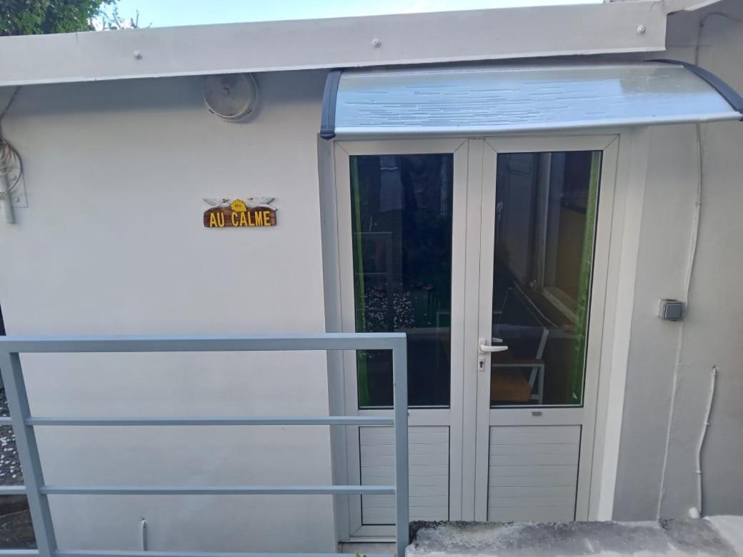 Le Calme Apartamento Saint-Joseph Exterior foto